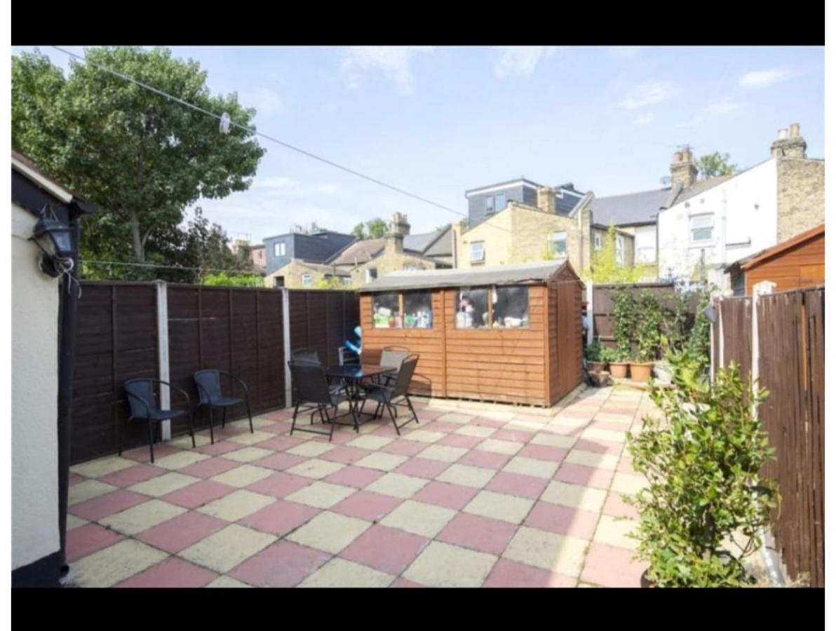 Hotel The Leyton Oasis London Exterior foto